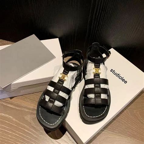 รองเท้า celine ผู้หญิง